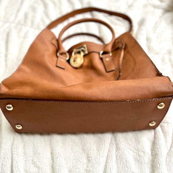 Michael Kors Cognac Leather Shoulder Bag with Key RETAIL: 250-550+ - Picture 2 of 7